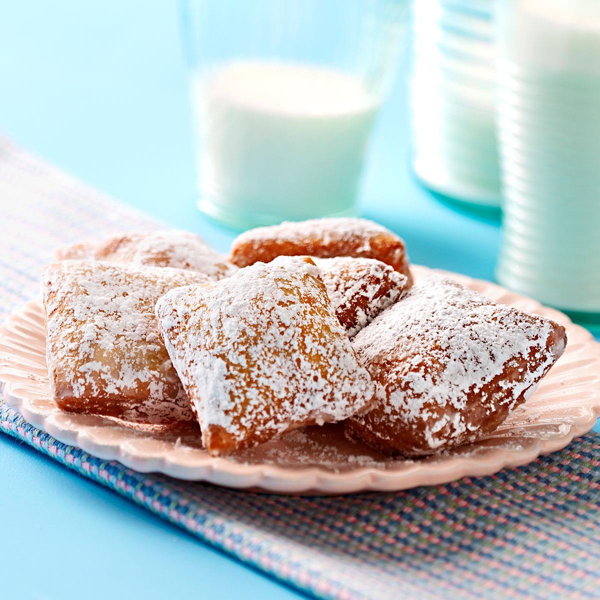 what is the traditional mardi gras dessert